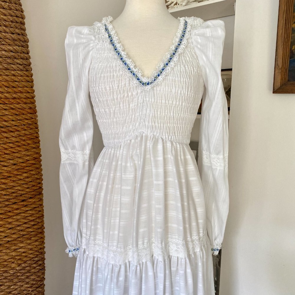 Vintage white nap dress size small